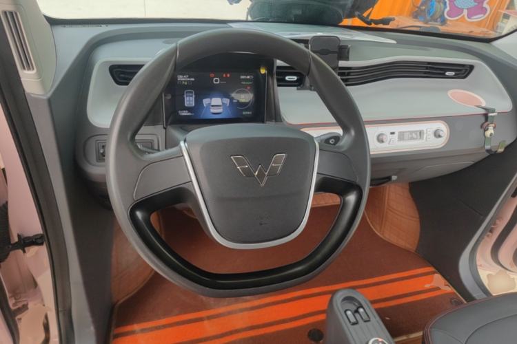 Used Wuling Hongguang MINIEV 2022 Macaron Premium Model – Lithium Iron Phosphate Steering Wheel