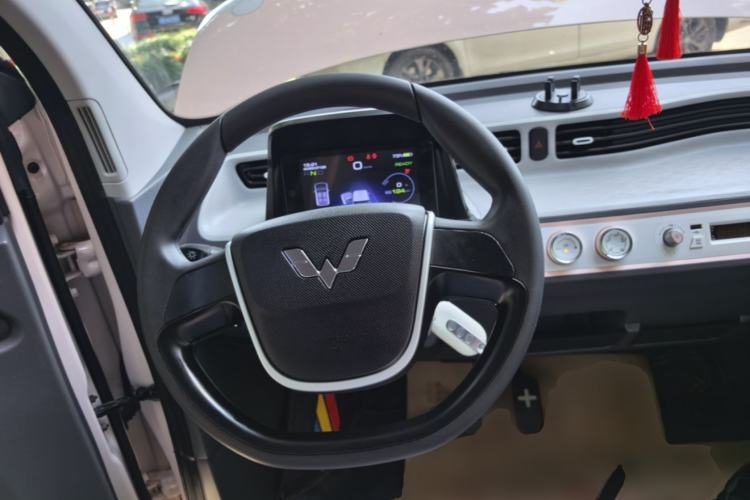 Used Wuling Hongguang MINIEV 2022 Macaron Premium Model – Lithium Iron Phosphate Steering Wheel