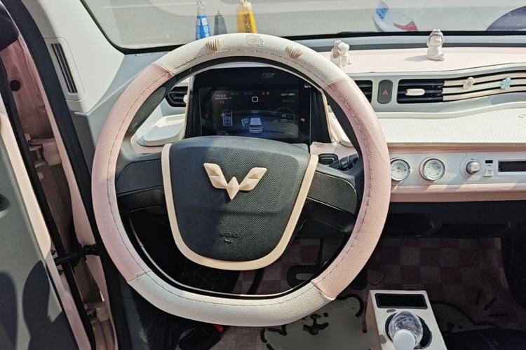 Used Wuling Hongguang MINIEV 2022 Macaron Fashion Model Lithium Iron Phosphate Steering Wheel