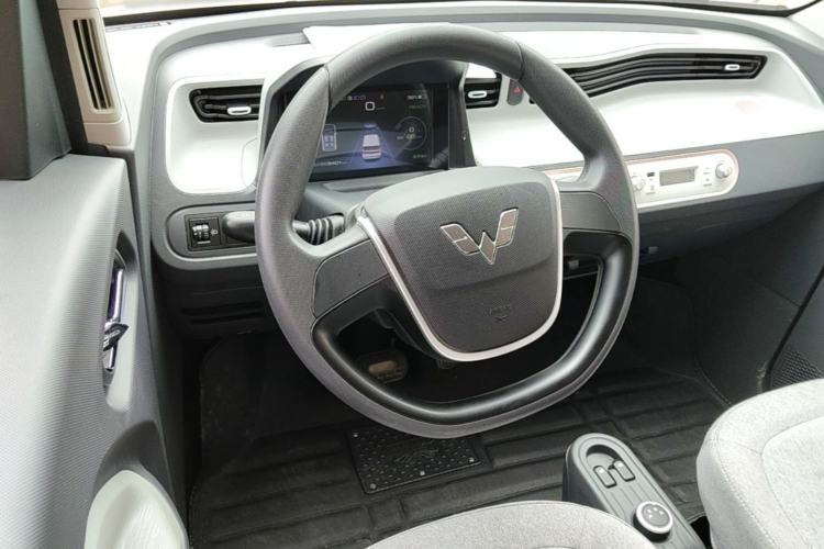 Used Wuling Hongguang MINIEV 2022 Macaron Premium Model – Lithium Iron Phosphate Steering Wheel