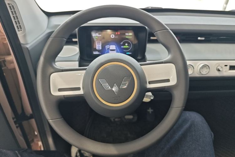 Used Wuling Hongguang MINIEV 2022 GAMEBOY 300km Enthusiast Model with Lithium Iron Phosphate Steering Wheel