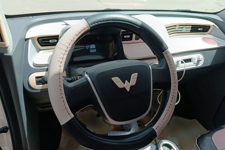 Used Wuling Hongguang MINIEV 2022 Macaron Premium Model – Lithium Iron Phosphate Steering Wheel