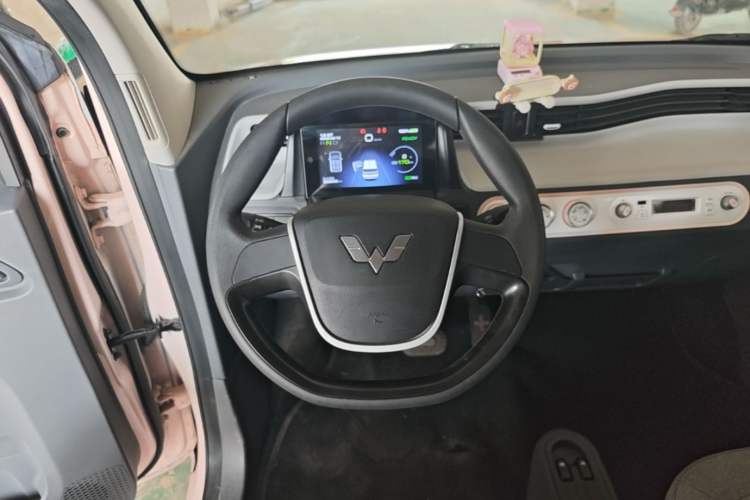 Used Wuling Hongguang MINIEV 2022 Macaron Premium Model – Lithium Ternary Battery Steering Wheel