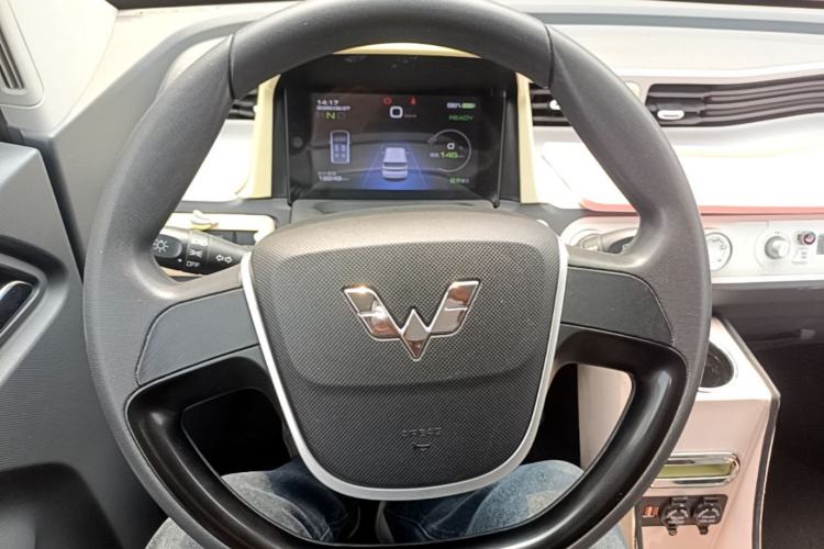 Used Wuling Hongguang MINIEV 2022 Macaron Premium Model – Lithium Iron Phosphate Steering Wheel