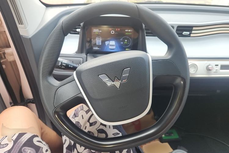 Used Wuling Hongguang MINIEV 2022 Macaron Premium Model – Lithium Iron Phosphate Steering Wheel