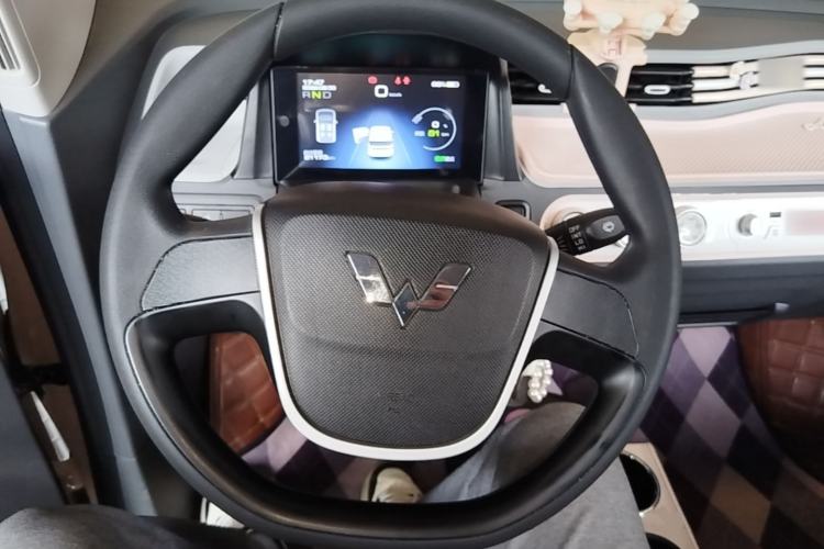 Used Wuling Hongguang MINIEV 2022 Macaron Fashion Model Lithium Iron Phosphate Steering Wheel