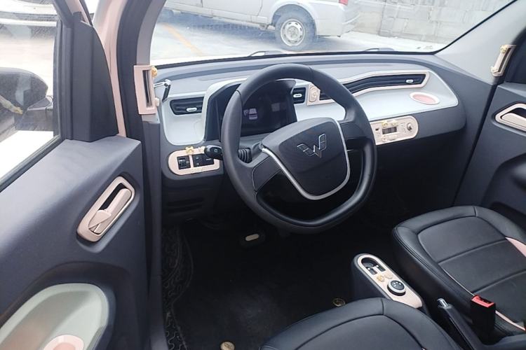 Used Wuling Hongguang MINIEV 2022 Macaron Premium Model – Lithium Iron Phosphate Steering Wheel