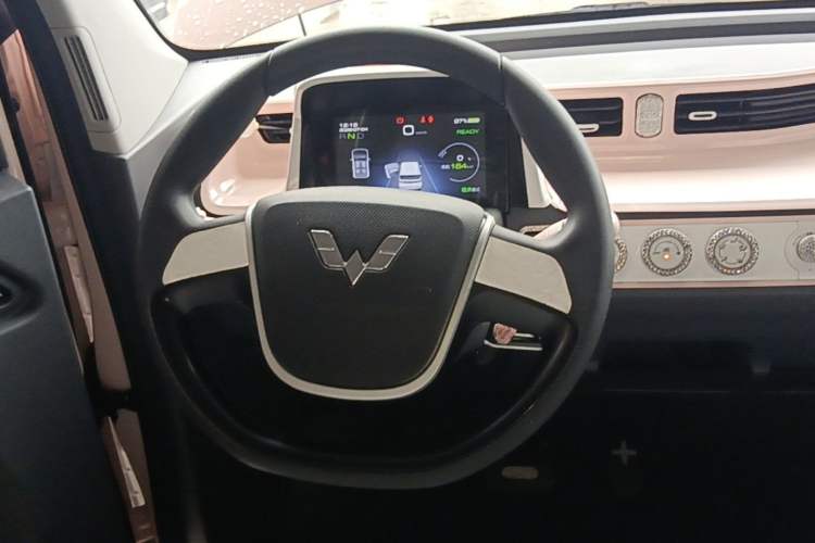 Used Wuling Hongguang MINIEV 2022 Macaron Premium Model – Lithium Ternary Battery Steering Wheel