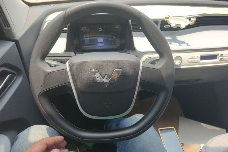 Used Wuling Hongguang MINIEV 2022 Macaron Premium Model – Lithium Iron Phosphate Steering Wheel
