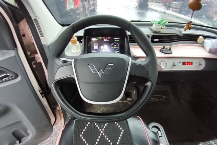 Used Wuling Hongguang MINIEV 2022 Macaron Premium Model – Lithium Ternary Battery Steering Wheel
