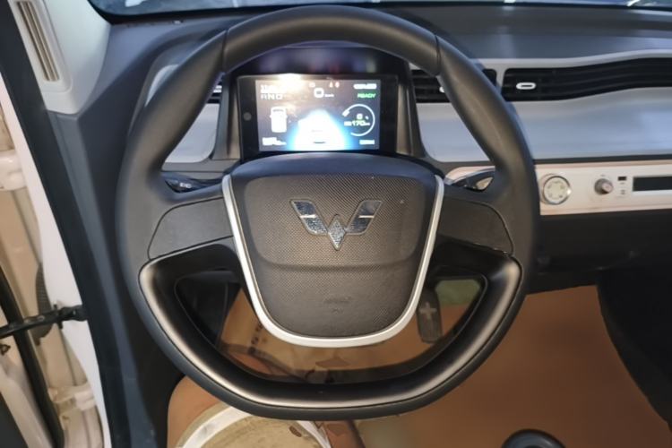 Used Wuling Hongguang MINIEV 2022 Macaron Premium Model – Lithium Ternary Battery Steering Wheel