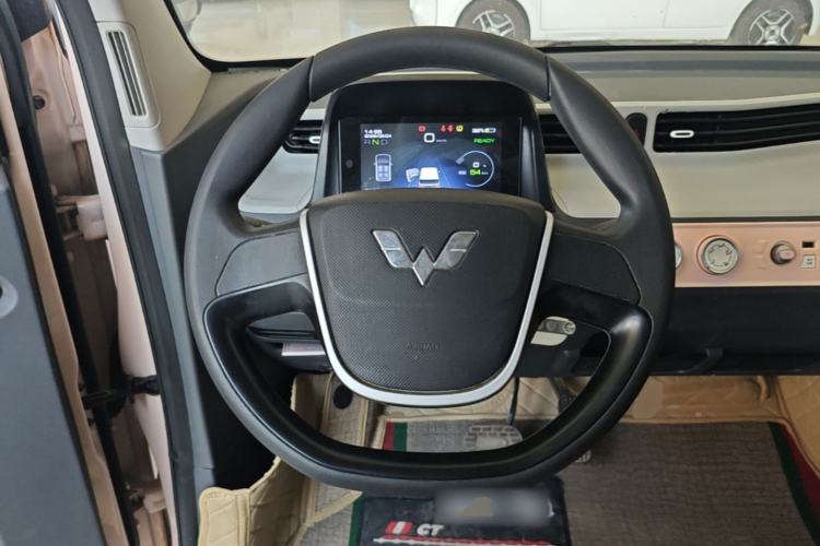 Used Wuling Hongguang MINIEV 2022 Macaron Premium Model – Lithium Iron Phosphate Steering Wheel
