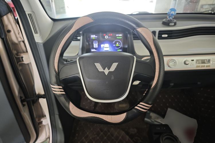 Used Wuling Hongguang MINIEV 2022 Macaron Fashion Model Lithium Iron Phosphate Steering Wheel