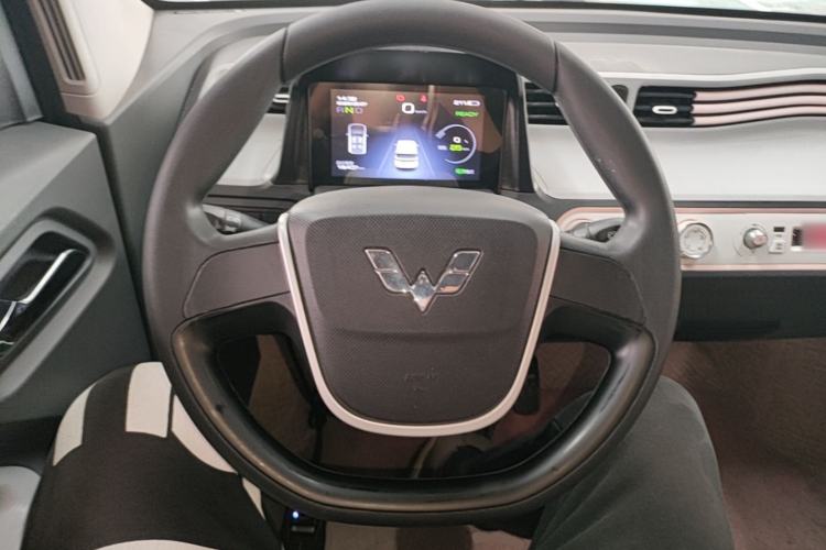 Used Wuling Hongguang MINIEV 2022 Macaron Fashion Model Lithium Iron Phosphate Steering Wheel