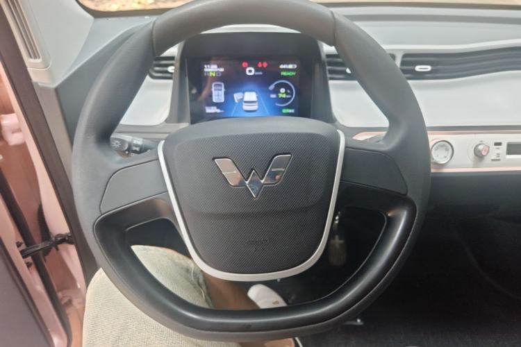 Used Wuling Hongguang MINIEV 2022 Macaron Premium Model – Lithium Iron Phosphate Steering Wheel