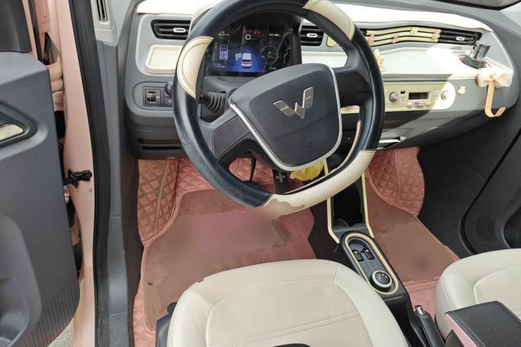 Used Wuling Hongguang MINIEV 2022 Macaron Fashion Model Lithium Iron Phosphate Steering Wheel
