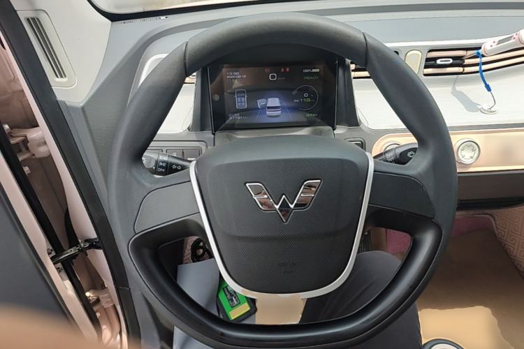 Used Wuling Hongguang MINIEV 2022 Macaron Fashion Model Lithium Iron Phosphate Steering Wheel