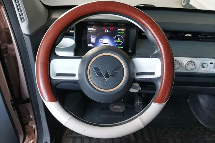 Used Wuling Hongguang MINIEV 2022 GAMEBOY 200km Gaming Edition with Lithium Iron Phosphate Steering Wheel