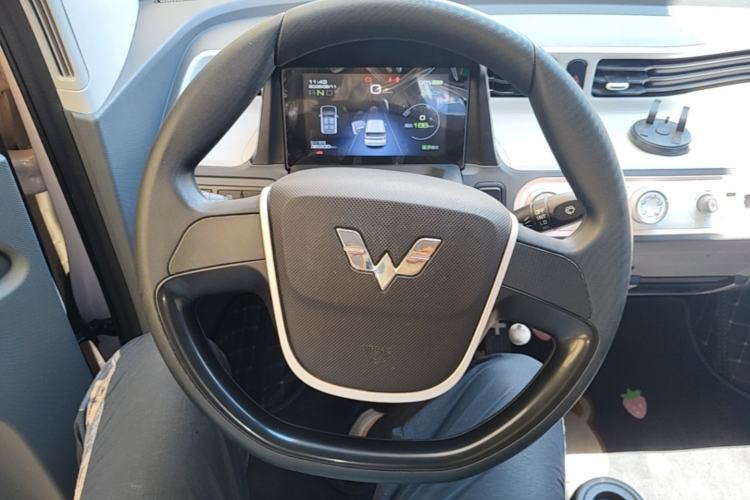 Used Wuling Hongguang MINIEV 2022 Macaron Premium Model – Lithium Ternary Battery Steering Wheel