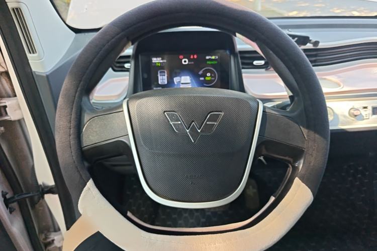 Used Wuling Hongguang MINIEV 2022 Macaron Premium Model – Lithium Iron Phosphate Steering Wheel
