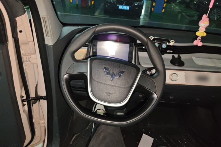 Used Wuling Hongguang MINIEV 2022 Macaron Fashion Model Lithium Iron Phosphate Steering Wheel