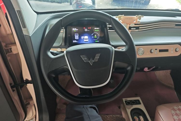 Used Wuling Hongguang MINIEV 2022 Macaron Fashion Model Lithium Iron Phosphate Steering Wheel
