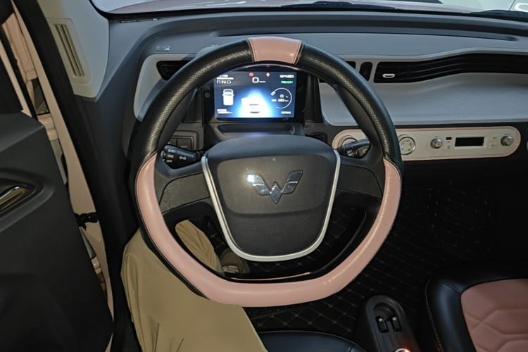 Used Wuling Hongguang MINIEV 2022 Macaron Premium Model – Lithium Iron Phosphate Steering Wheel