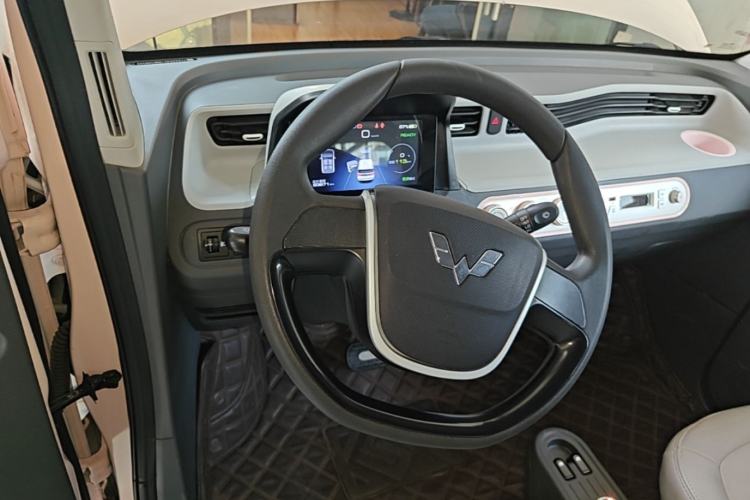 Used Wuling Hongguang MINIEV 2022 Macaron Premium Model – Lithium Iron Phosphate Steering Wheel