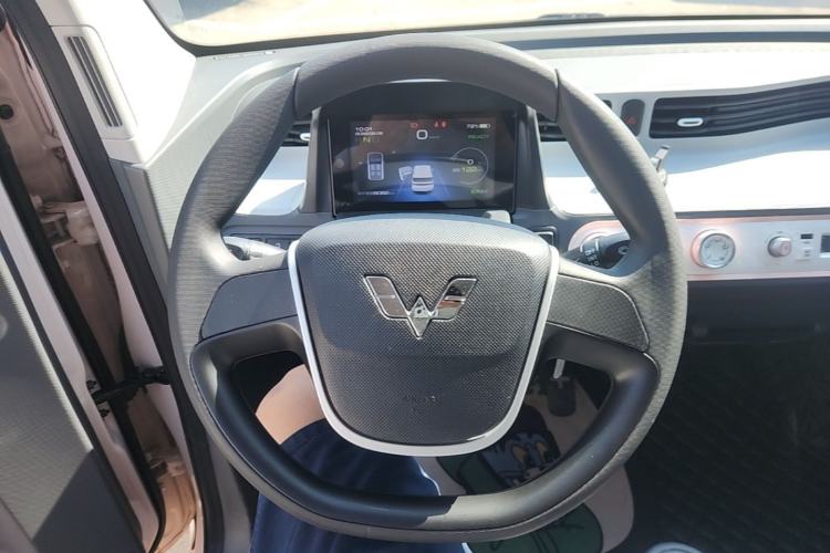 Used Wuling Hongguang MINIEV 2022 Macaron Premium Model – Lithium Ternary Battery Steering Wheel
