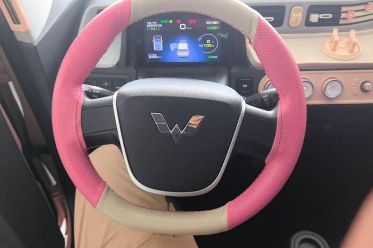 Used Wuling Hongguang MINIEV 2022 Macaron Premium Model – Lithium Iron Phosphate Steering Wheel