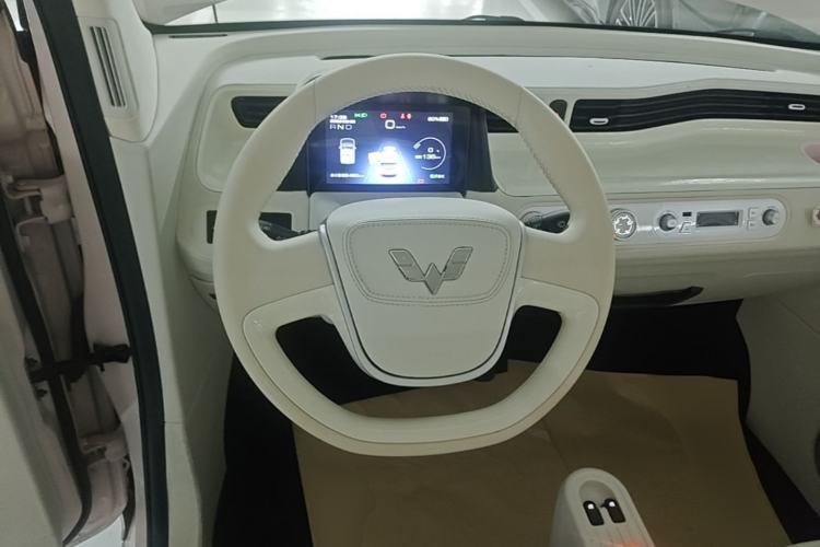 Used Wuling Hongguang MINIEV 2022 Macaron Premium Model – Lithium Iron Phosphate Steering Wheel