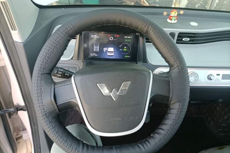 Used Wuling Hongguang MINIEV 2022 Macaron Premium Model – Lithium Ternary Battery Steering Wheel