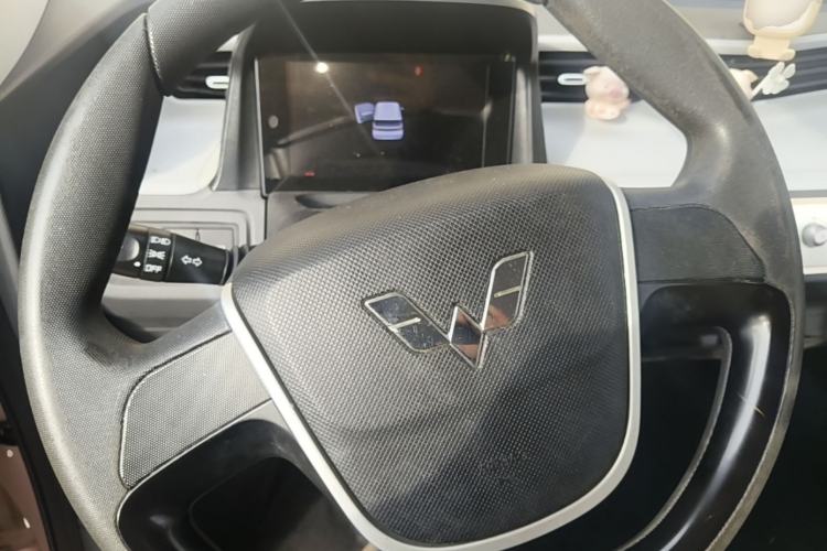 Used Wuling Hongguang MINIEV 2022 Macaron Premium Model – Lithium Iron Phosphate Steering Wheel