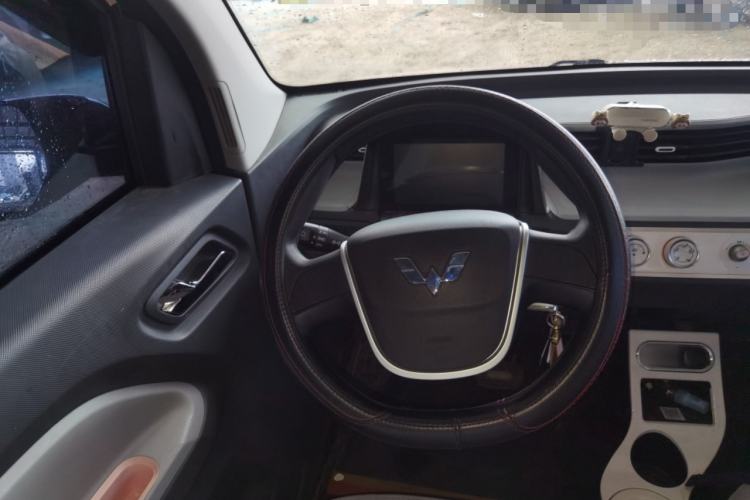 Used Wuling Hongguang MINIEV 2022 Macaron Fashion Model Lithium Iron Phosphate Steering Wheel