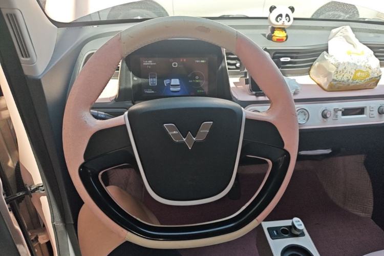 Used Wuling Hongguang MINIEV 2022 Macaron Premium Model – Lithium Iron Phosphate Steering Wheel