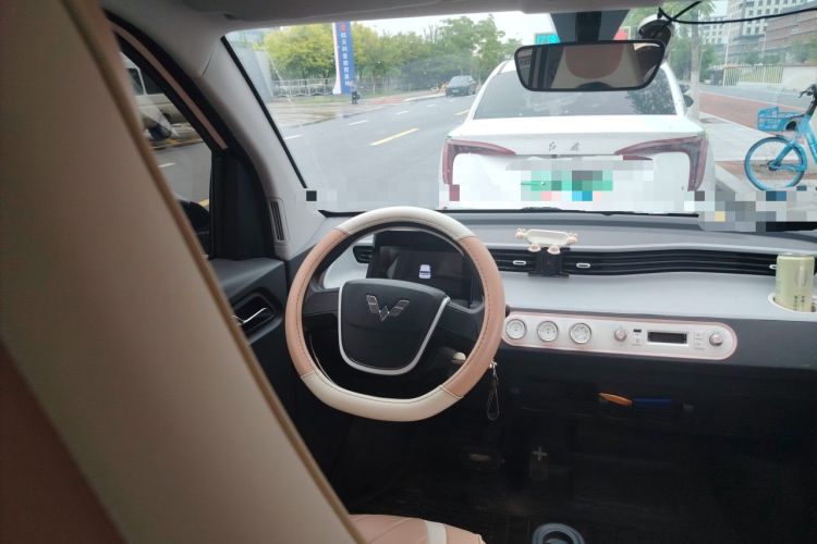 Used Wuling Hongguang MINIEV 2022 Macaron Premium Model – Lithium Iron Phosphate Steering Wheel
