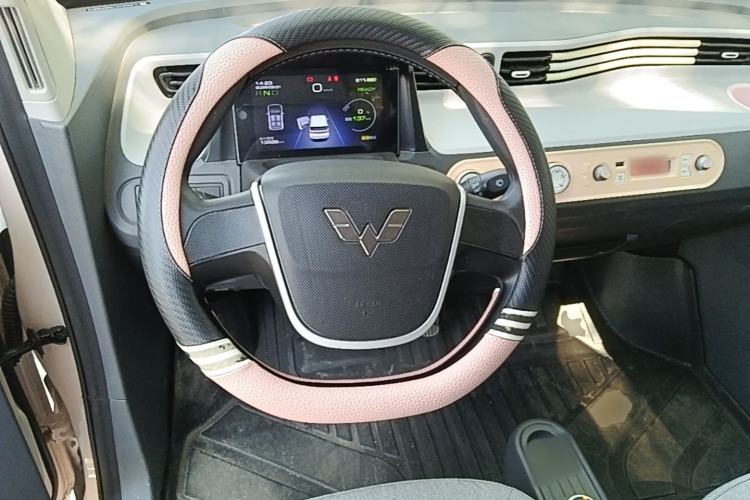 Used Wuling Hongguang MINIEV 2022 Macaron Premium Model – Lithium Iron Phosphate Steering Wheel