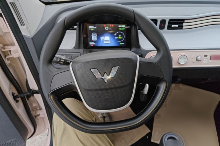 Used Wuling Hongguang MINIEV 2022 Macaron Premium Model – Lithium Ternary Battery Steering Wheel