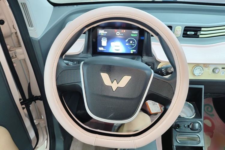 Used Wuling Hongguang MINIEV 2022 Macaron Premium Model – Lithium Iron Phosphate Steering Wheel