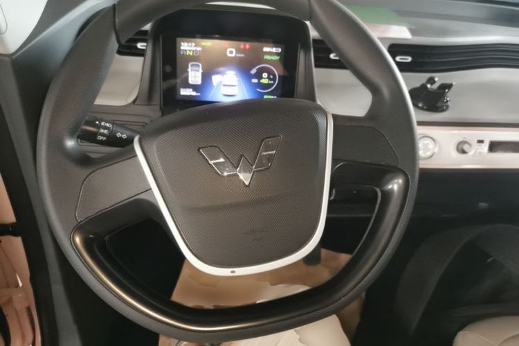 Used Wuling Hongguang MINIEV 2022 Macaron Premium Model – Lithium Iron Phosphate Steering Wheel