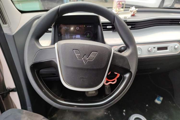 Used Wuling Hongguang MINIEV 2022 Macaron Premium Model – Lithium Ternary Battery Steering Wheel