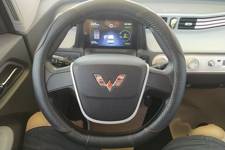 Used Wuling Hongguang MINIEV 2022 Macaron Premium Model – Lithium Iron Phosphate Steering Wheel