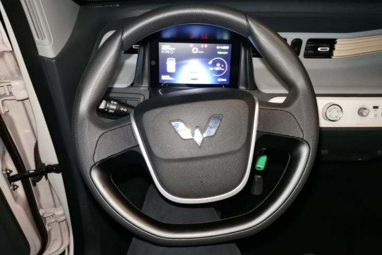 Used Wuling Hongguang MINIEV 2022 Macaron Premium Model – Lithium Iron Phosphate Steering Wheel