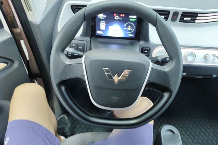 Used Wuling Hongguang MINIEV 2022 Macaron Premium Model – Lithium Iron Phosphate Steering Wheel