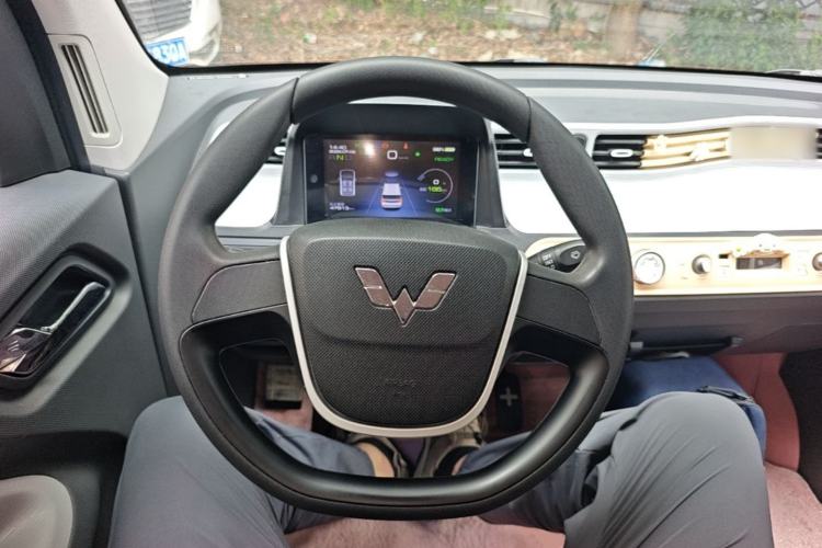 Used Wuling Hongguang MINIEV 2022 Macaron Premium Model – Lithium Iron Phosphate Steering Wheel