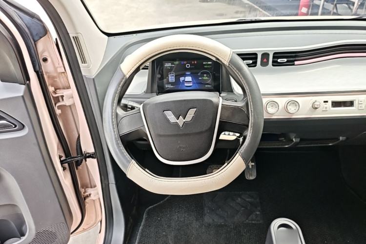 Used Wuling Hongguang MINIEV 2022 Macaron Premium Model – Lithium Iron Phosphate Steering Wheel