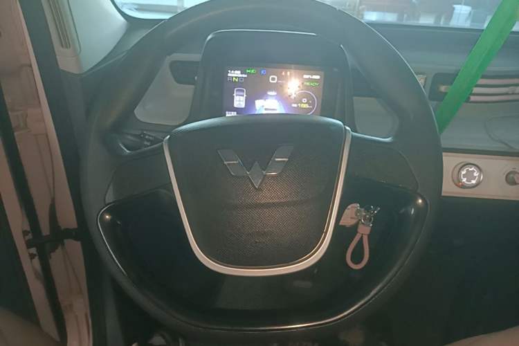 Used Wuling Hongguang MINIEV 2022 Macaron Premium Model – Lithium Iron Phosphate Steering Wheel