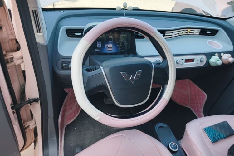 Used Wuling Hongguang MINIEV 2022 Macaron Premium Model – Lithium Iron Phosphate Steering Wheel