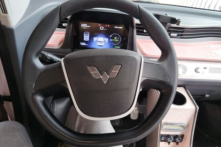 Used Wuling Hongguang MINIEV 2022 Macaron Premium Model – Lithium Ternary Battery Steering Wheel