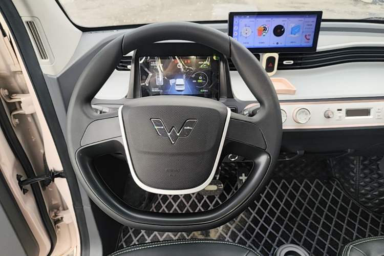 Used Wuling Hongguang MINIEV 2022 Macaron Premium Model – Lithium Iron Phosphate Steering Wheel